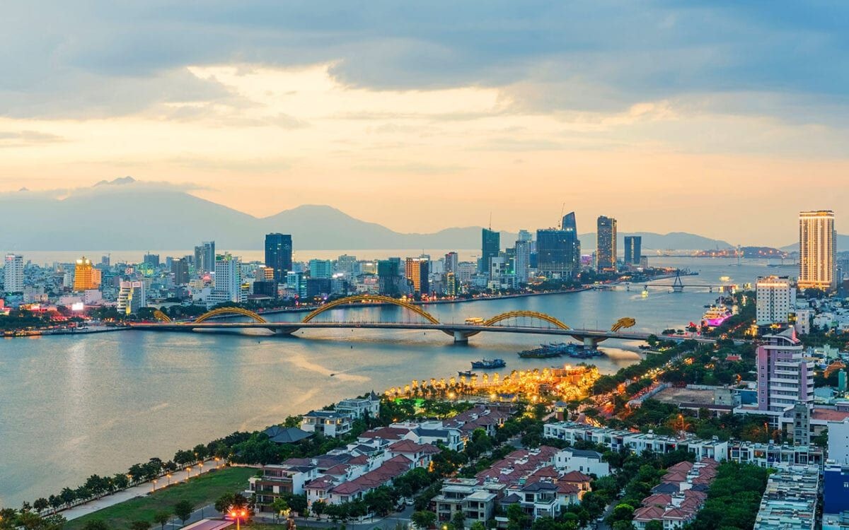 Discover Da Nang Cuisine During Your Travel Itinerary: What and Where to Eat for Authentic Local Taste? 1 Discover Da Nang Cuisine from a local perspective