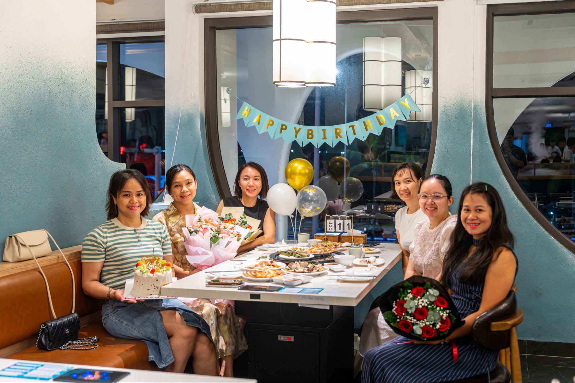 Discover Da Nang Cuisine During Your Travel Itinerary: What and Where to Eat for Authentic Local Taste? 8 Guests dining at Ocean Pot restaurant in 43 Town complex