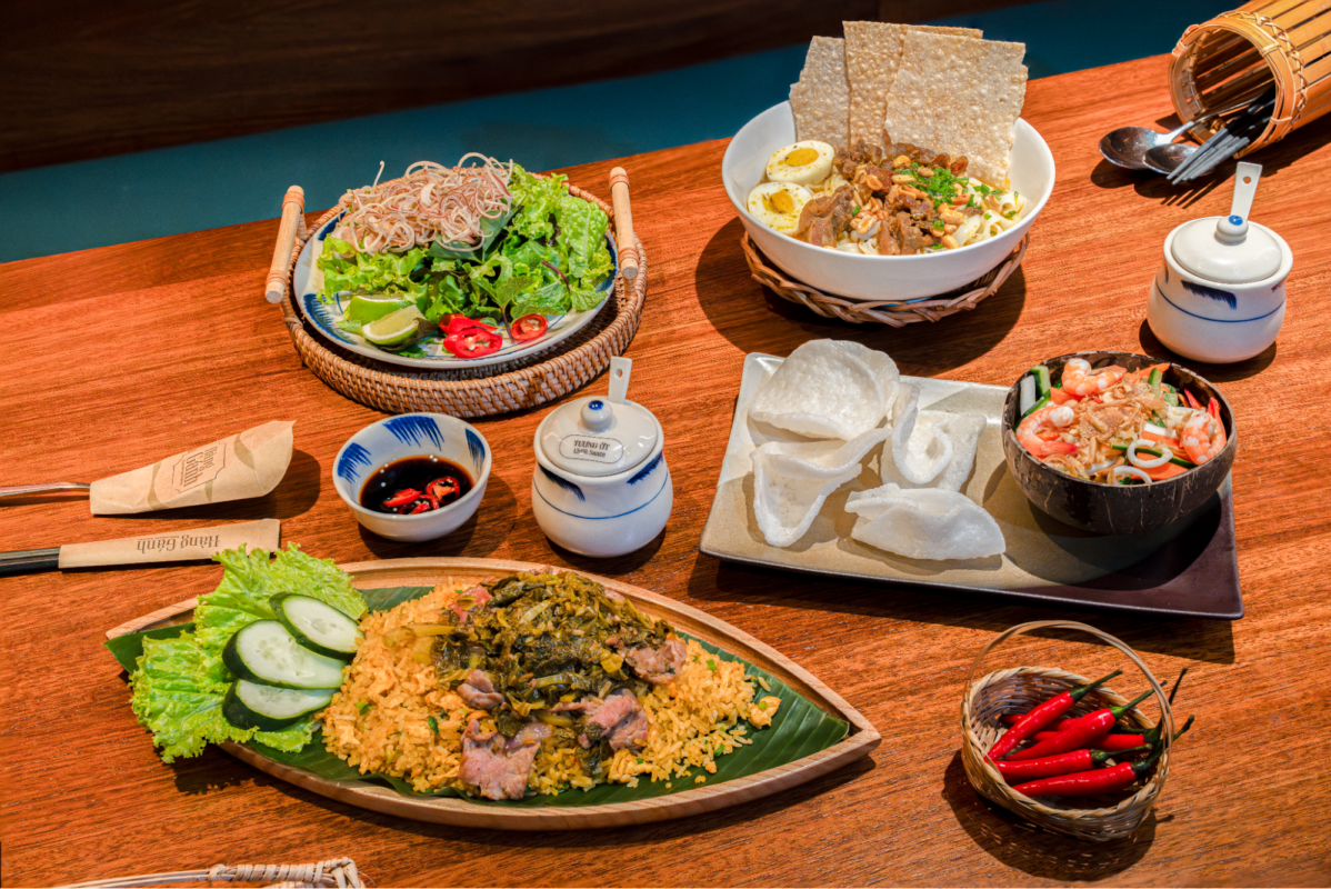 Drinking & Healing in Da Nang: Best Chill Nightlife Near the Beach After Dinner 8 Hang Ganh Vietnamese Kitchen in Danang - Solo Healing Night