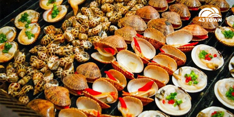 Phố Ẩm Thực Ở Đà Nẵng: Thiên Đường Ăn Uống Đầy Mê Hoặc